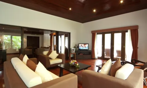 Восхитительная вилла с 4 спальнями и с видом на озеро в проекте Сурин Спрингс, на пляже Сурин