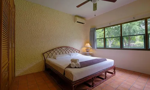 Шикарная вилла с 2 спальнями и с видом на сад, на пляже Чалонг