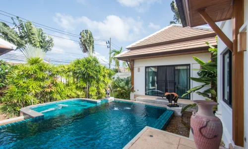 Прекрасная вилла с 3 спальнями и с видом на бассейн, на пляже Найхарн