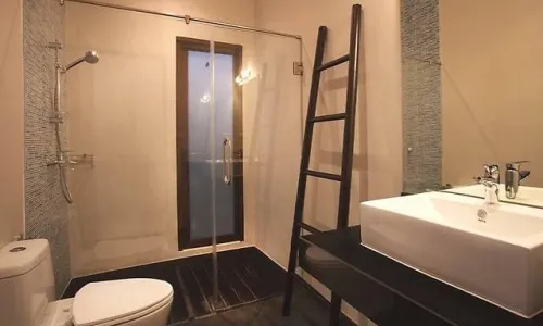 Шикарная вилла с 3 спальнями и с видом на бассейн в проекте Суксан, на пляже Равай