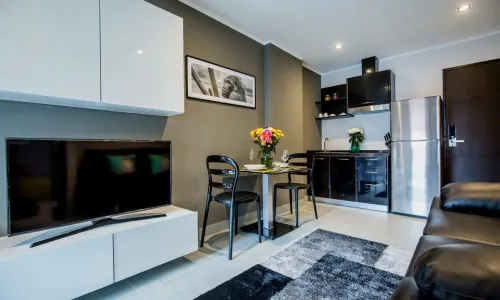 Удобные апартаменты с 1 спальней и с видом на горы, на пляже Чалонг