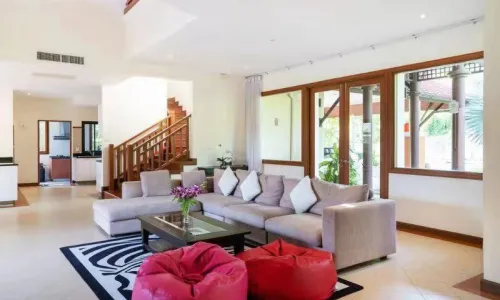 Модная вилла с 4 спальнями и с видом на озеро в проекте Ангсана Виллас Резорт, на пляже Бангтао/Лагуна (+ Видео обзор)