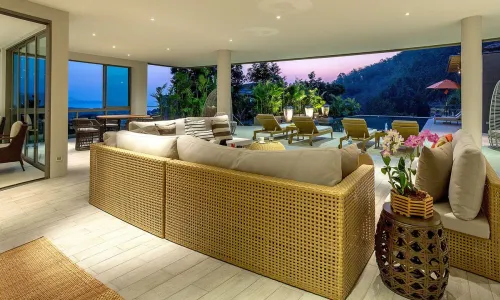 Прекрасная вилла премиум класса с 7 спальнями и с видом на море в проекте Ля Колин, на пляже Лаян 