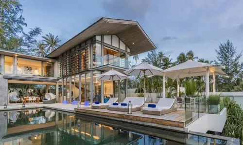 Модная вилла с 5 спальнями и с видом на море в проекте Сава виллаc, на пляже Натай