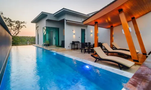 Шикарная вилла с 4 спальнями и с видом на море, на пляже Найхарн