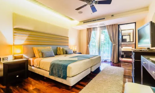 Модные апартаменты с 3 спальнями и с видом на сад, не далеко от моря в проекте Чом Таван, на пляже Бангтао/Лагуна