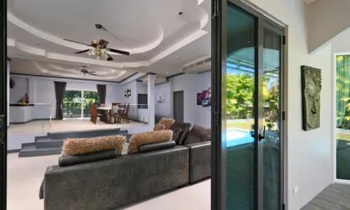 Сногсшибательная вилла с 5 спальнями и с видом на бассейн, на пляже Камала 