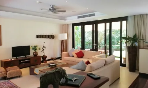 Cтильная вилла с 4 спальнями и с видом на бассейн, не далеко от моря в проекте Чом Таван, на пляже Бангтао/Лагуна