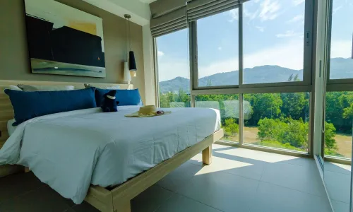 Прекрасные апартаменты с 2 спальнями и с видом на сад, на пляже Бангтао/Лагуна