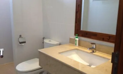 Удобные апартаменты с 3 спальнями и с видом на бассейн, на пляже Карон