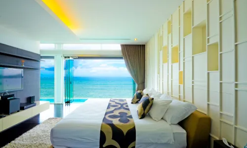 Cтильная вилла с 4 спальнями и с видом на море, на пляже Камала 