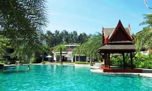 Превосходный пентхауз с 4 спальнями и с видом на бассейн, не далеко от моря в проекте Перл оф Найтон, на пляже Найтон