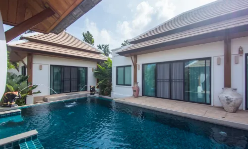 Прекрасная вилла с 3 спальнями и с видом на бассейн, на пляже Найхарн