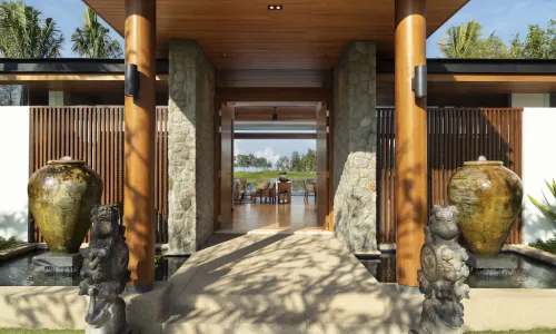 Великолепная вилла с 2 спальнями и с видом на озеро, на пляже Натай