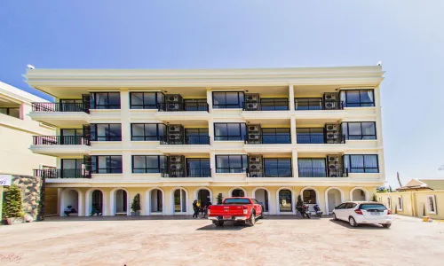 Прекрасные апартаменты с 2 спальнями и с видом на бассейн в проекте Лаго, на пляже Найхарн