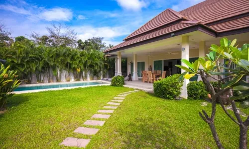 Модная вилла с 2 спальнями и с видом на бассейн, на пляже Найхарн