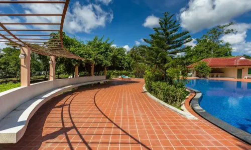 Сказочная вилла с 1 спальней и с видом на сад, на пляже Чалонг