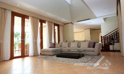 Cтильная вилла с 3 спальнями и с видом на бассейн в проекте Лагуна Хомс, на пляже Бангтао/Лагуна