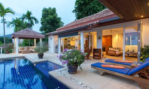 Cтильная вилла с 4 спальнями и с видом на море в проекте Катаманда, на пляже Ката