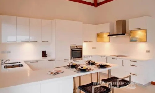 Комфортабельная вилла с 4 спальнями и с видом на море в проекте Катаманда, на пляже Ката