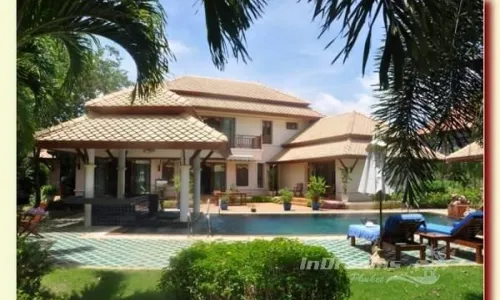 Комфортабельная вилла с 4 спальнями и с видом на бассейн в проекте Лагуна Хомс, на пляже Бангтао/Лагуна