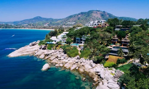 Cтильная вилла премиум класса с 6 спальнями и с видом на море в проекте Катаманда, на пляже Ката