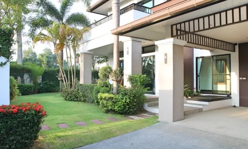 Сногсшибательная вилла с 4 спальнями и с видом на бассейн в проекте Танод Эстейт II, на пляже Бангтао/Лагуна