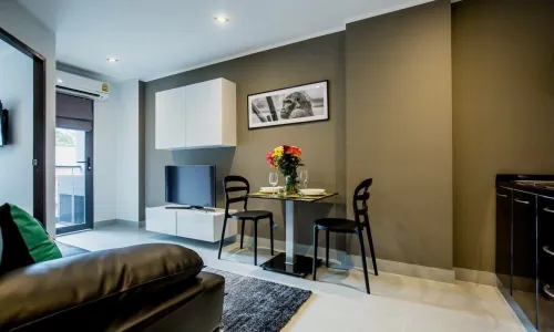 Удобные апартаменты с 1 спальней и с видом на горы, на пляже Чалонг