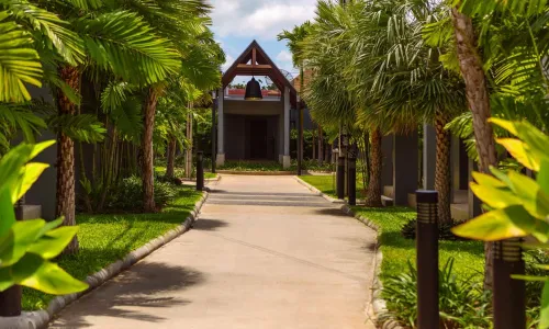 Вилла с 3 спальнями и с видом на бассейн в проекте Оникс, район Найхарн