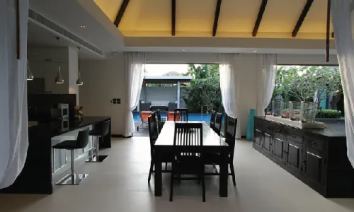 Cтильная вилла с 4 спальнями и с видом на бассейн в проекте Анчан 3, на пляже Бангтао/Лагуна