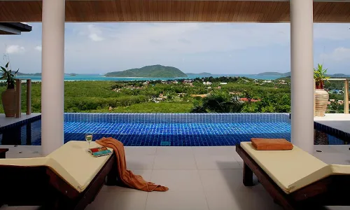 Превосходная вилла премиум класса с 5 спальнями, на пляже Найхарн