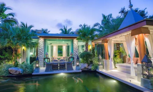 Удобная вилла с 4 спальнями и с видом на бассейн в проекте Сурин Спрингс, на пляже Сурин