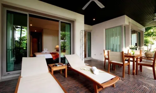 Прекрасные апартаменты с 2 спальнями и с видом на бассейн, не далеко от моря в проекте Ката Гарденс, на пляже Ката