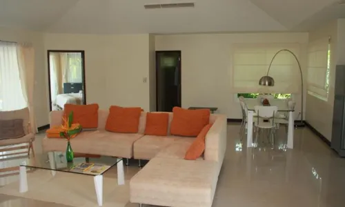 Шикарная вилла с 2 спальнями и с видом на бассейн в проекте Лох Палм, на пляже Кату