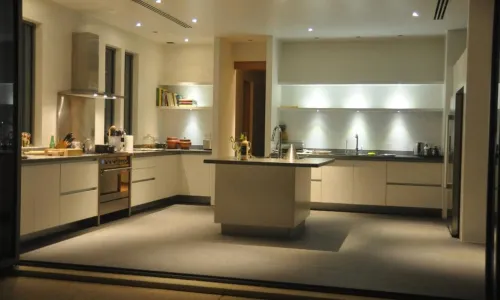 Восхитительная вилла премиум класса с 4 спальнями и с видом на бассейн, на пляже Бангтао/Лагуна