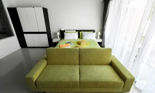 Cтильные апартаменты с 1 спальней и с видом на бассейн в проекте Карон Чик, на пляже Карон