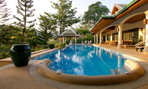 Восхитительная вилла с 6 спальнями и с видом на бассейн, на пляже Найхарн