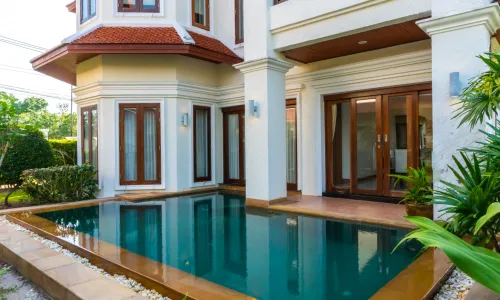 Восхитительная вилла с 4 спальнями и с видом на бассейн, на пляже Май  Кхао