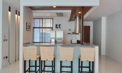 Потрясающая вилла с 3 спальнями и с видом на бассейн, не далеко от моря в проекте Ева бич, на пляже Равай