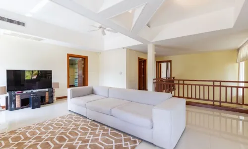 Прекрасная вилла с 4 спальнями и с видом на озеро в проекте Лагуна Хомс, на пляже Бангтао/Лагуна