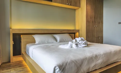 Превосходные апартаменты с 2 спальнями и с видом на горы в проекте Ре Лайф, на пляже Найхарн