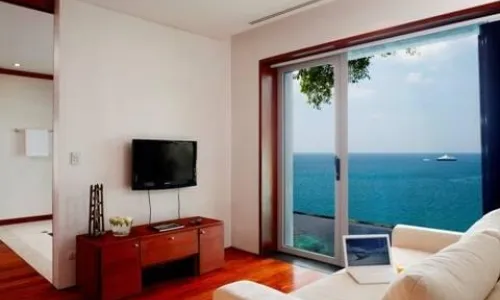 Сногсшибательная вилла премиум класса с 4 спальнями и с видом на море в проекте Лаемcингх, на пляже Сурин