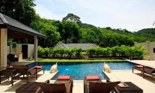 Потрясающая вилла с 7 спальнями и с видом на бассейн в проекте Зе Виллас, на пляже Найхарн