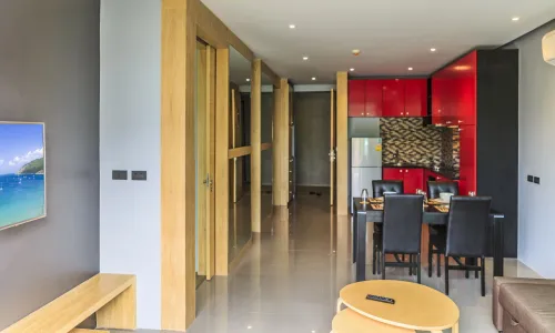 Превосходные апартаменты с 2 спальнями и с видом на горы в проекте Ре Лайф, на пляже Найхарн