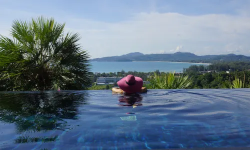 Модная вилла с 4 спальнями и с видом на море в проекте Баан Тай Сурин Хилл, на пляже Сурин