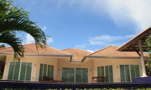 Шикарная вилла с 2 спальнями и с видом на бассейн в проекте Лох Палм, на пляже Кату