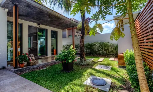 Потрясающая вилла с 2 спальнями и с видом на бассейн, на пляже Найхарн