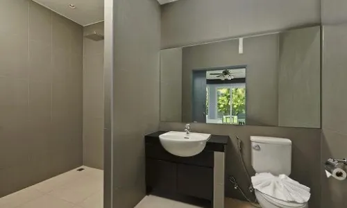 Сногсшибательная вилла с 5 спальнями и с видом на бассейн, на пляже Камала 