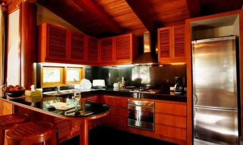 Удобная вилла с 3 спальнями и с видом на море в проекте Аяра Сурин, на пляже Сурин