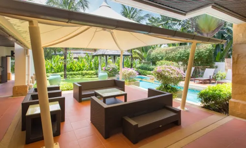 Модная вилла с 4 спальнями и с видом на бассейн, не далеко от моря в проекте Чом Таван, на пляже Бангтао/Лагуна